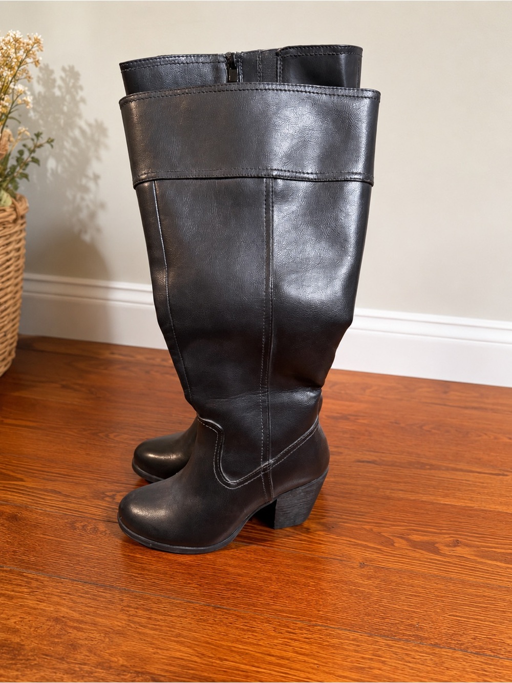 Torrid Black Knee High Boots Block Heel Side Zip Wide Width Women’s 7WW